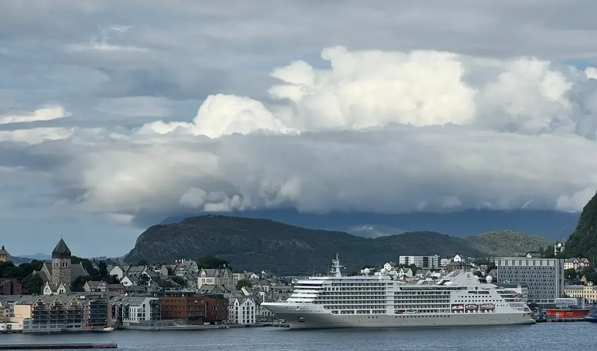 Silversea Silver Dawn in a Norwegian fjord